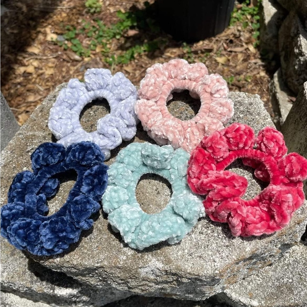 5 Beautiful Handmade Hair Ties!